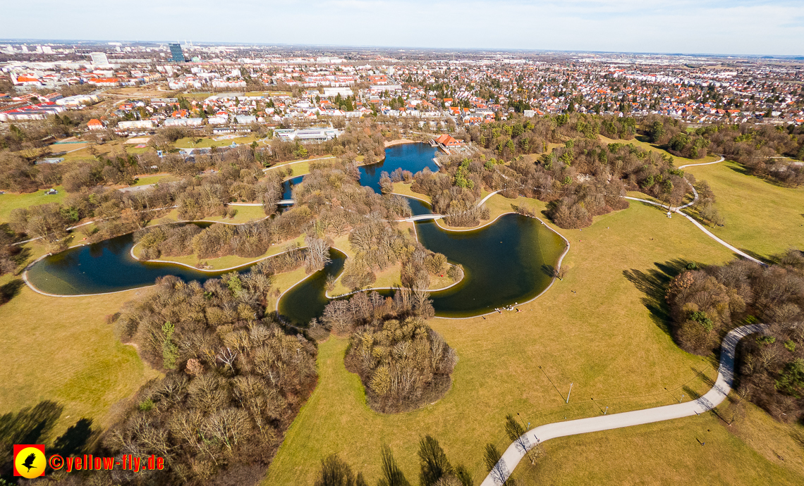 20.02.2023 -  Ostparksee und Schule am Strehleranger mit Umgebung in Neuperlach